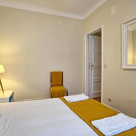 Almirante Floor - Lisbonbreaks *